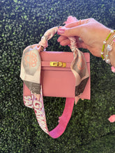 Load image into Gallery viewer, Gamma Phi Beta Scarflette