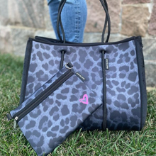 Load image into Gallery viewer, preneLOVE Drake Tote