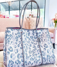 Load image into Gallery viewer, preneLOVE Yorkville Tote
