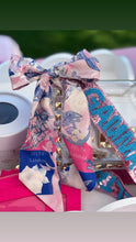 Load image into Gallery viewer, Delta Gamma Scarflette
