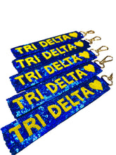 Load image into Gallery viewer, Delta Delta Delta Sequin Heart Wristlet
